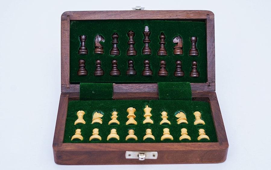 MAGNETIC CHESS SET - Chess Sets - indic inspirations