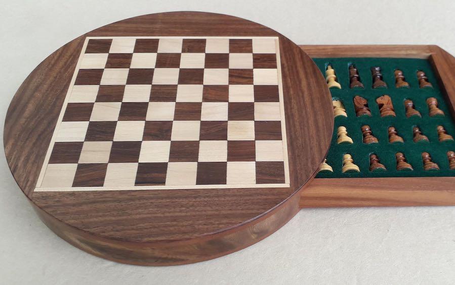 ROUND MAGNETIC CHESS SET - Chess Sets - indic inspirations