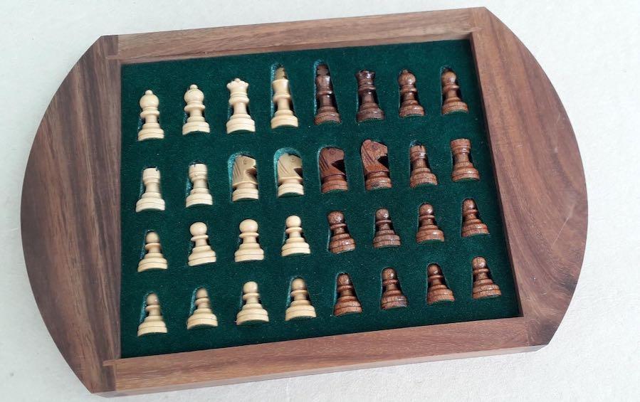 ROUND MAGNETIC CHESS SET - Chess Sets - indic inspirations